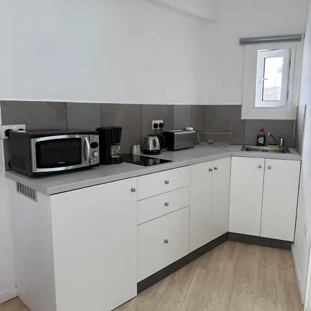 Kitieos Finikoudes Apartment